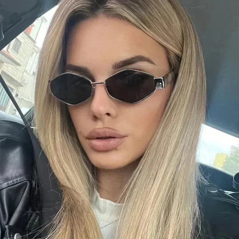نظارات شمسية نسائية عصرية بتصم - مراجعة Designer Sunglasses وسعره