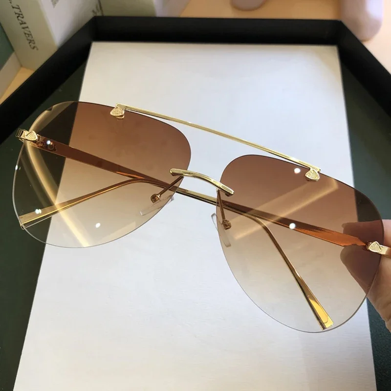 نظارات شمسية طيارية كلاسيكية ب - مراجعة Designer Sunglasses وسعره